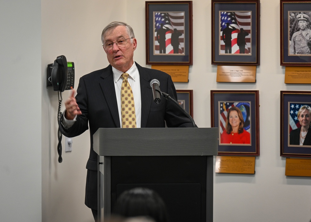 Naval Intelligence Inducts Engineering Pioneer onto Wall of Honor