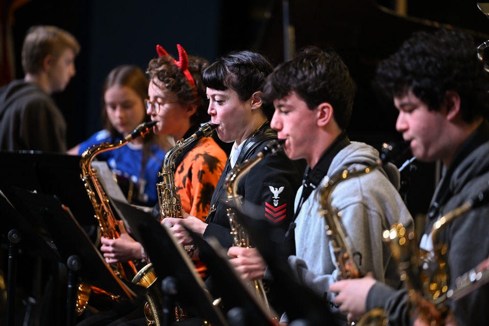 U.S. Navy Band Commodores perform school concert in West Hartford