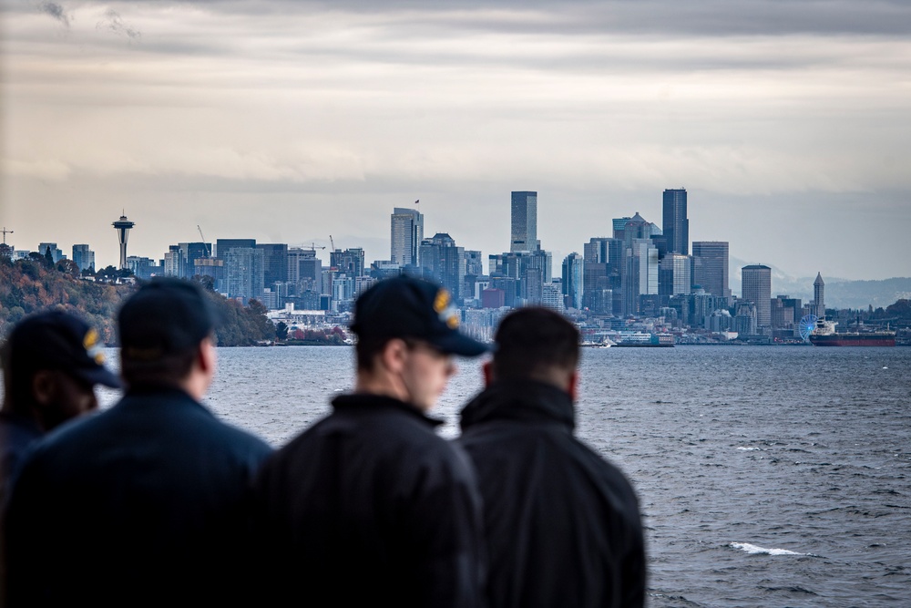 Nimitz Sailors Observe the Seattle Skyline