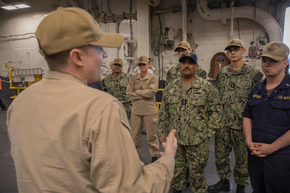 USS Iwo Jima Holds Integration Tour with USS Gonzalez