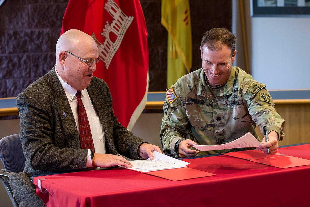 USACE-Albuquerque District, Southern Sandoval County Flood Control Authority sign project partnership agreement to protect Rio Grande water