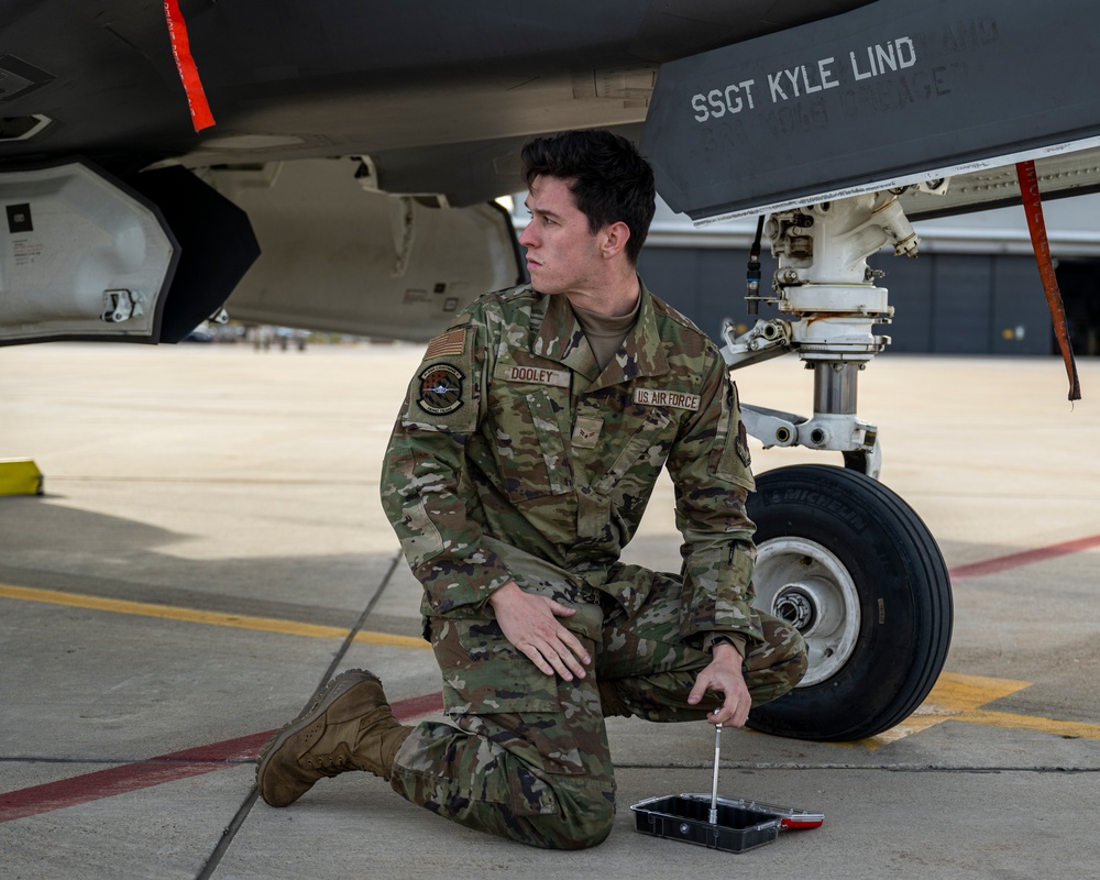 F-35 Demonstration Team practices at Hill AFB