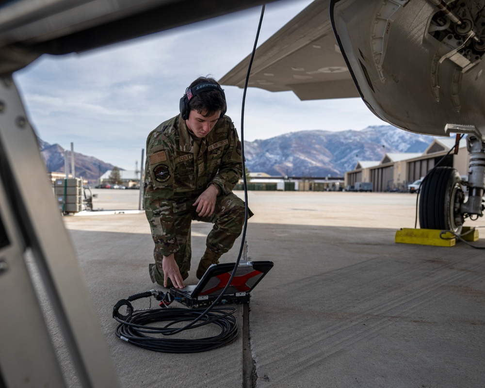 F-35 Demonstration Team practices at Hill AFB