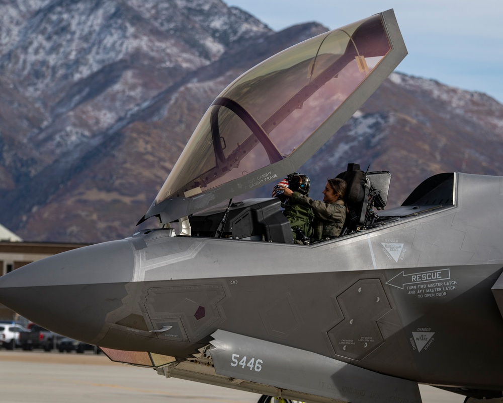 F-35 Demonstration Team practices at Hill AFB