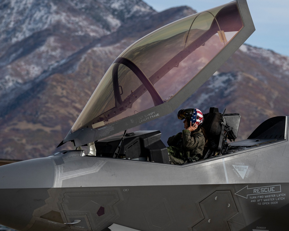 F-35 Demonstration Team practices at Hill AFB