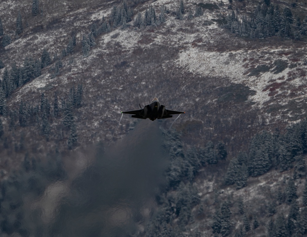 F-35 Demonstration Team practices at Hill AFB