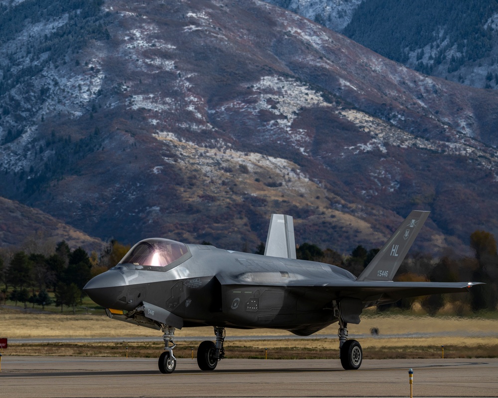 F-35 Demonstration Team practices at Hill AFB