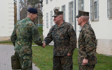 Commandant of the Netherlands Marine Corps visits MARFOREUR/AF