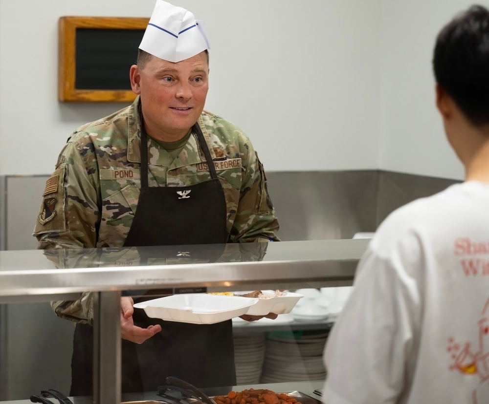 Wright-Patt leadership serves Airman holiday meal