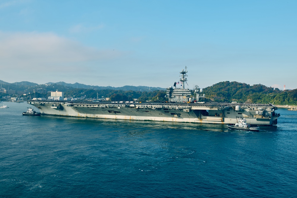 USS George Washington Arrives at CFAY