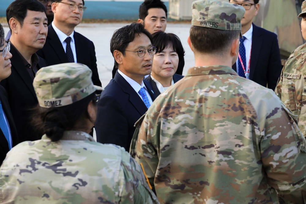 USAG Yongsan-Casey provides tour for Gyeonggi-do government officials