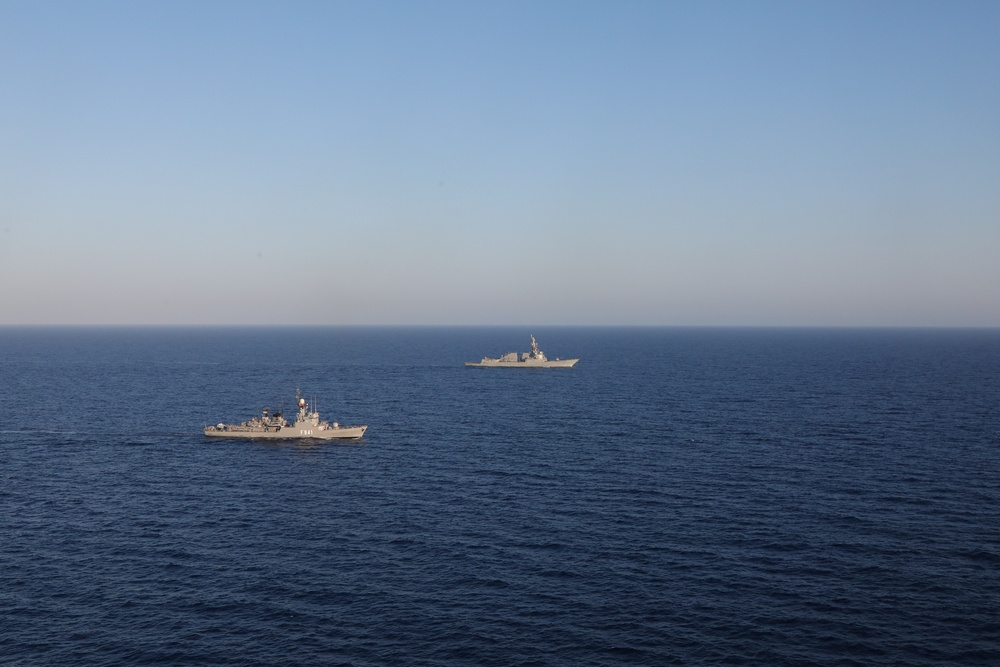 U.S., Egyptian Navies Conduct Bilateral Exercise in Red Sea