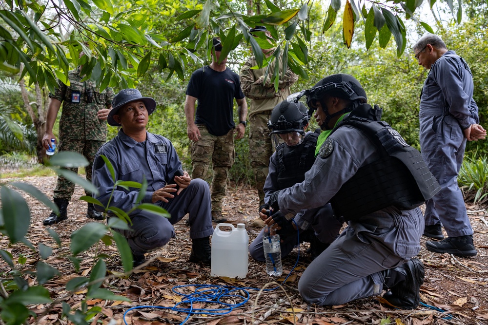 CARAT Malaysia Explosive Ordnance Disposal Practical Demo