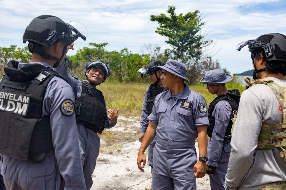 CARAT Malaysia Explosive Ordnance Disposal Practical Demo