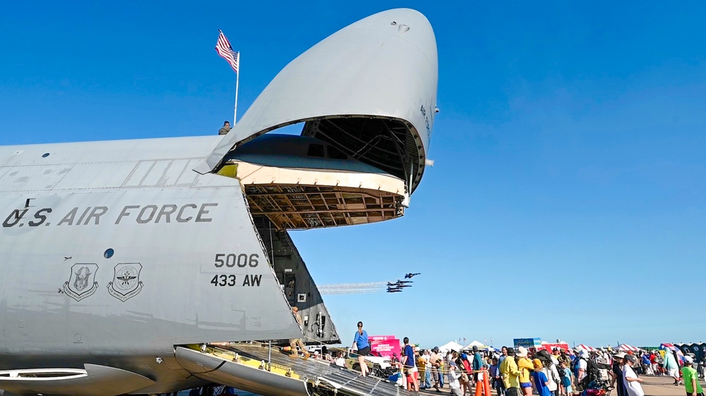 Houston Airshow Brings Unique Training Opportunities, Showcases Alamo Wing Mission