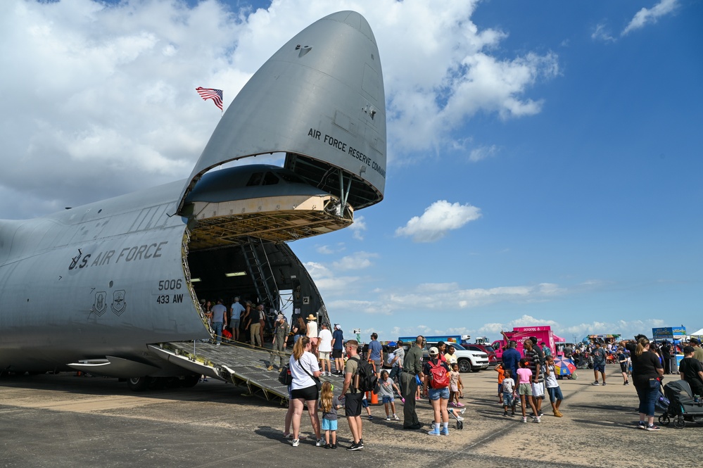 Houston Airshow Brings Unique Training Opportunities, Showcases Alamo Wing Mission