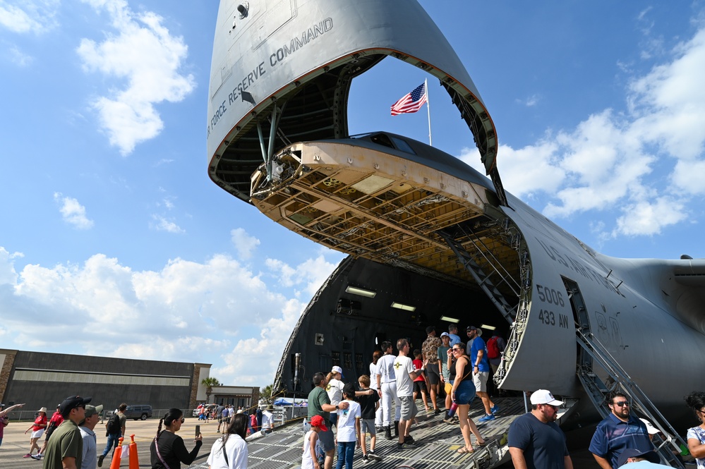 Houston Airshow Brings Unique Training Opportunities, Showcases Alamo Wing Mission