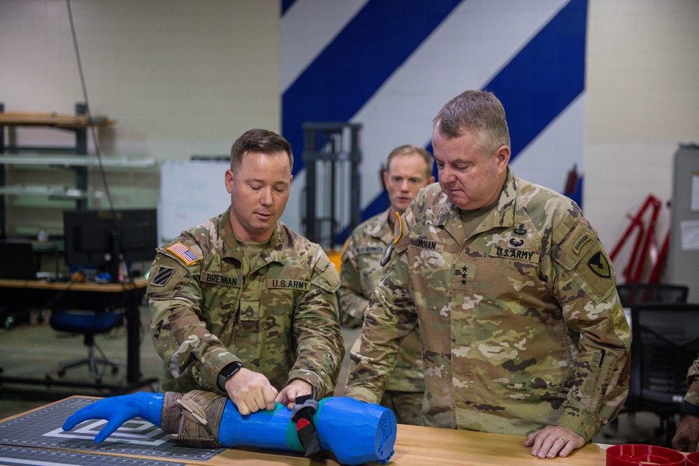 Commanding General of AMC LTG Mohan visits Fort Stewart