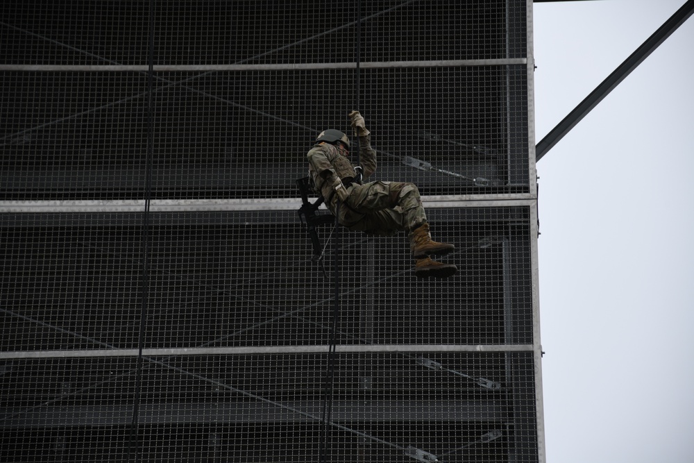 Soldiers complete Air Assault course at GTA