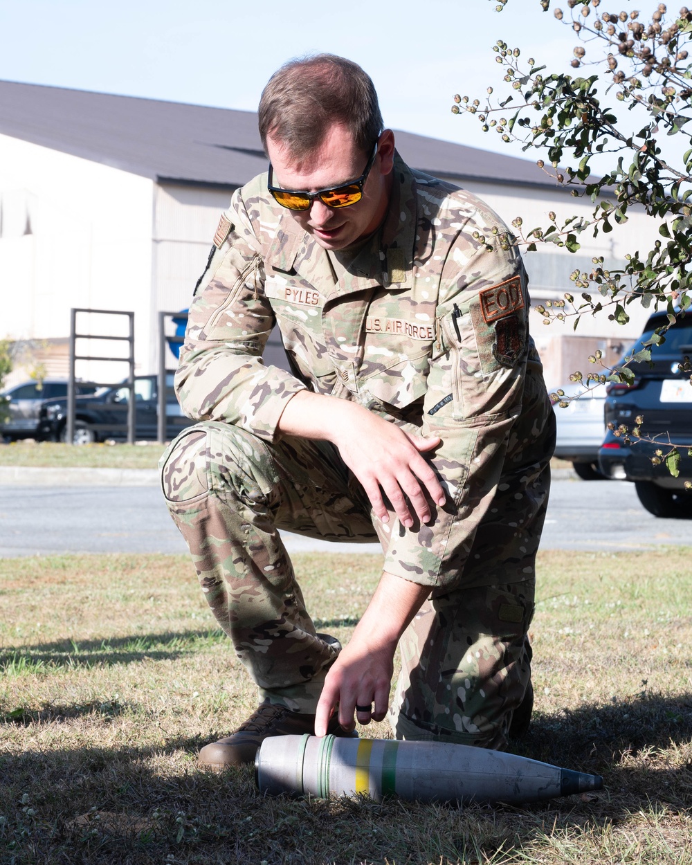 202nd Communications Squadron condicts EOD training