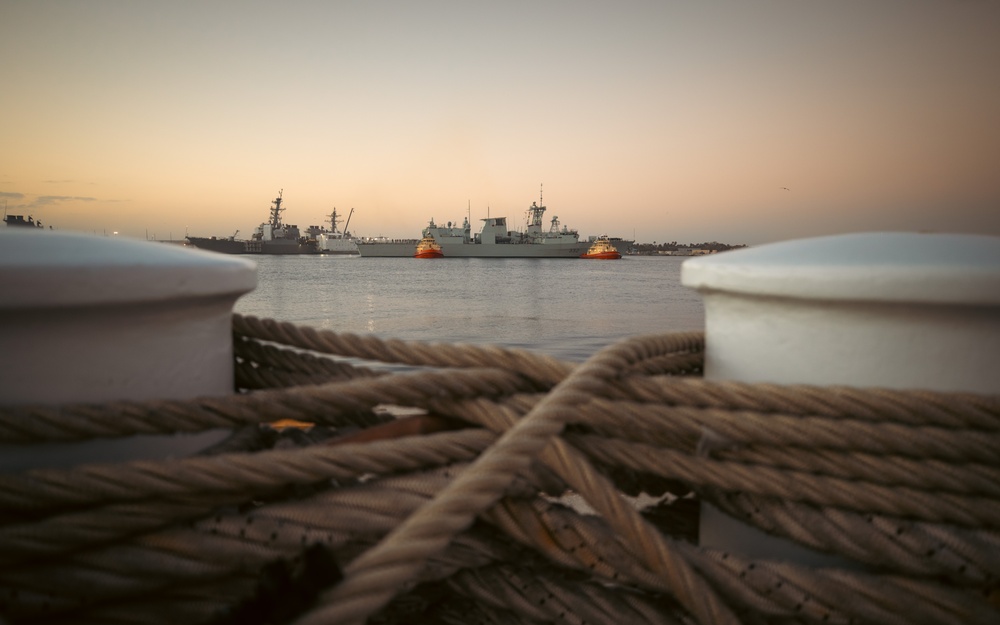 HMCS Montreal Pulls Into Naval Station Mayport