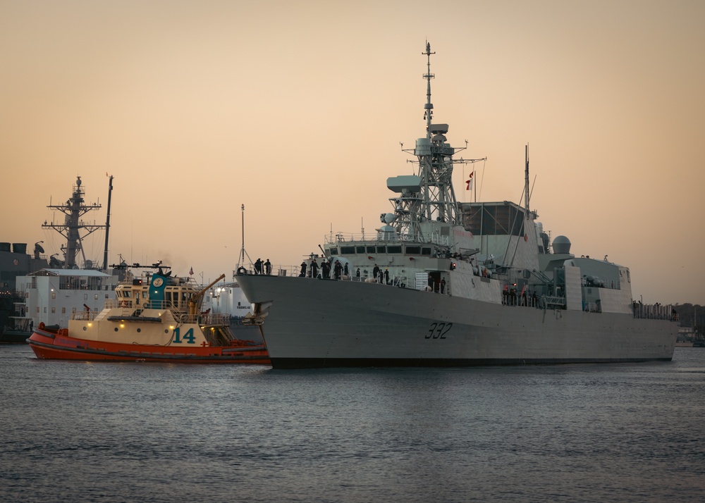 HMCS Ville De Quebec Visits Naval Station Mayport