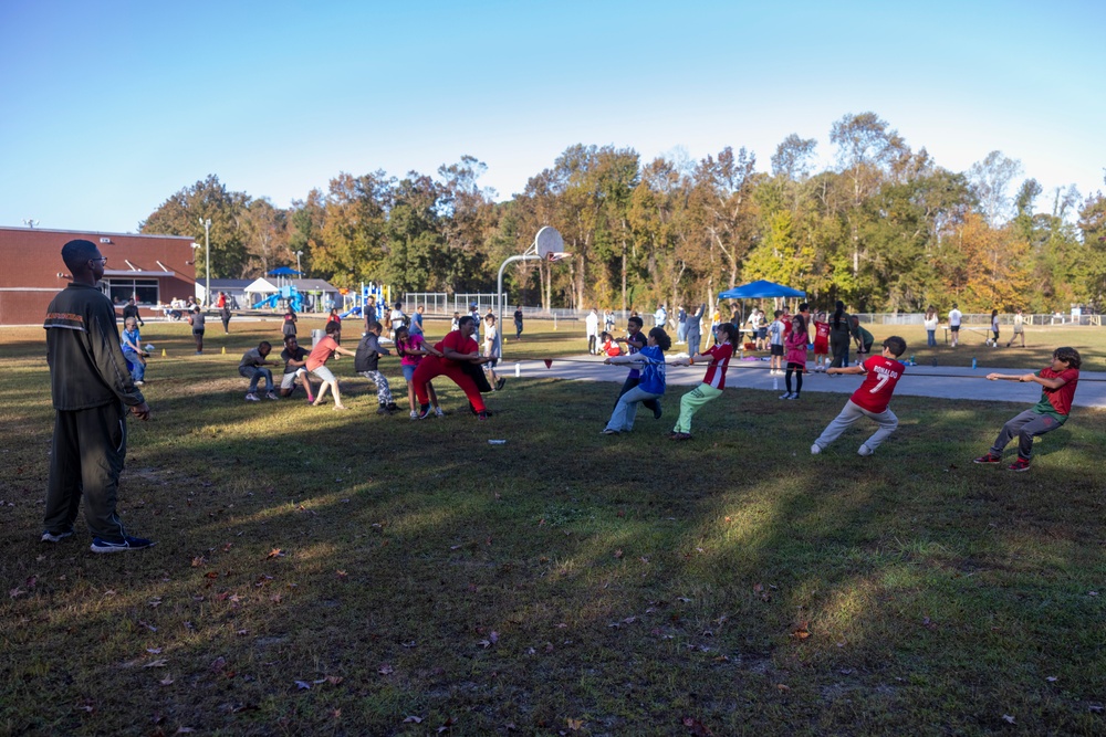 Headquarters and Service Battalion Volunteers at Parkwood Elementary School