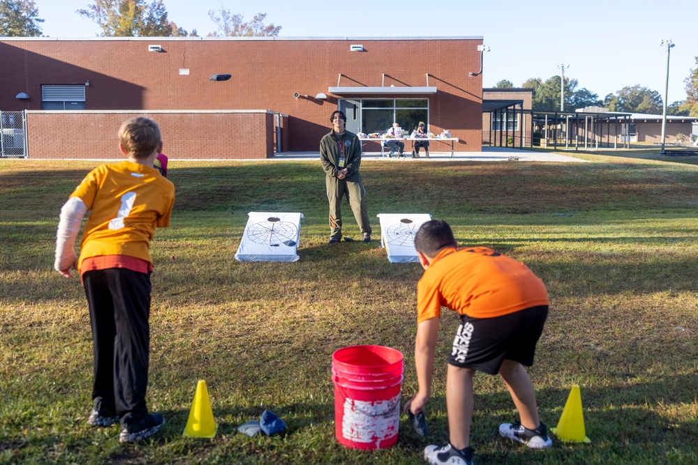 Headquarters and Service Battalion Volunteers at Parkwood Elementary School