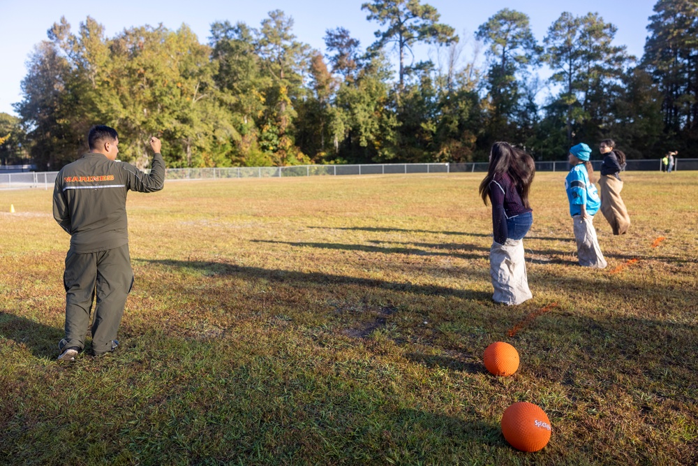 Headquarters and Service Battalion Volunteers at Parkwood Elementary School