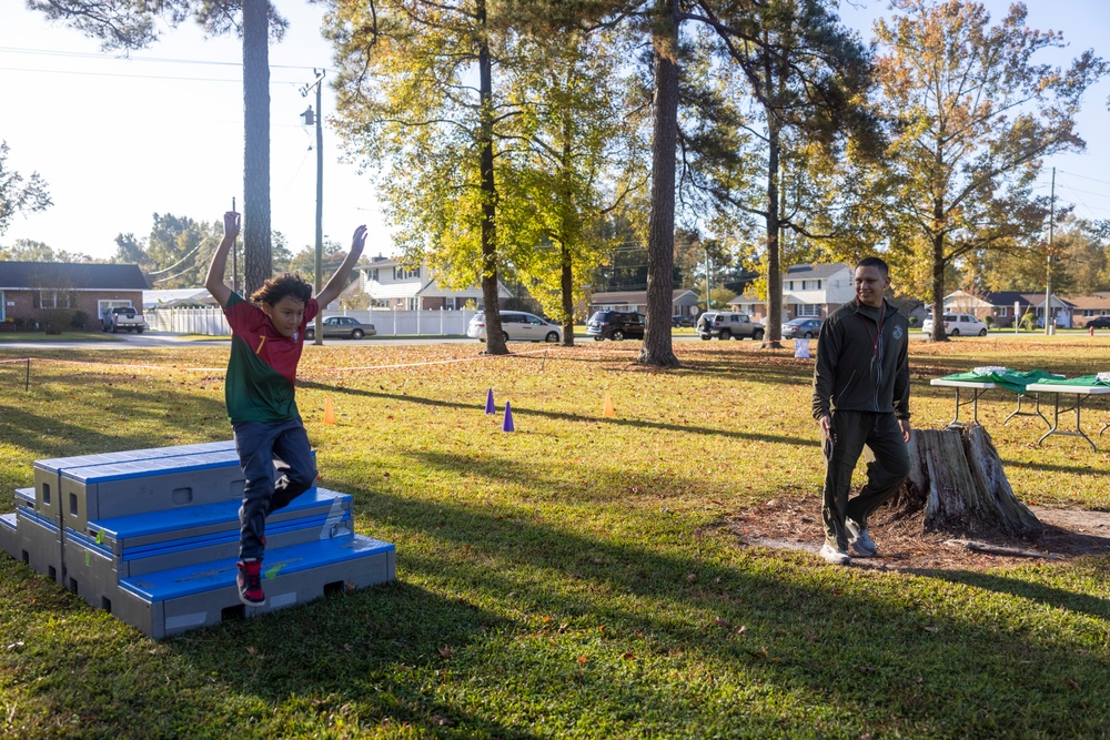 Headquarters and Service Battalion Volunteers at Parkwood Elementary School