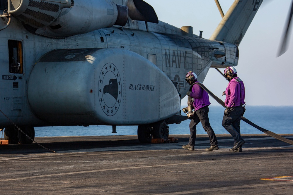 Abraham Lincoln conducts helicopter operations