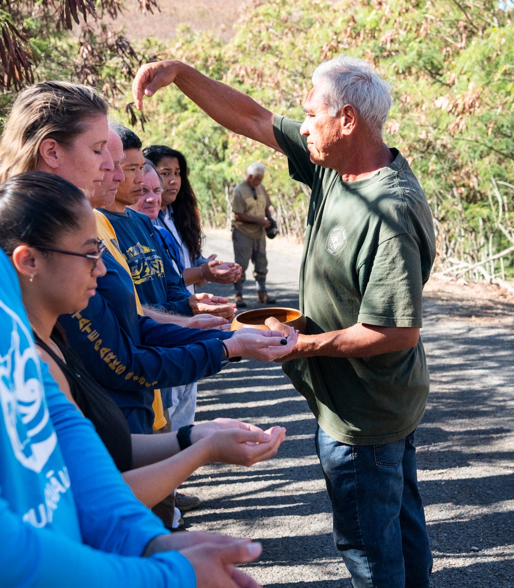 Community workday at Nioiʻula Heiau on Lualualei Naval Annex