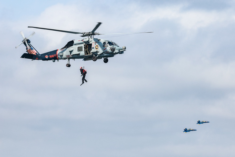 HSM-74 Conducts SAR Jump and Hoist Evolutions with Naval Aviation Rescue Swimmer School
