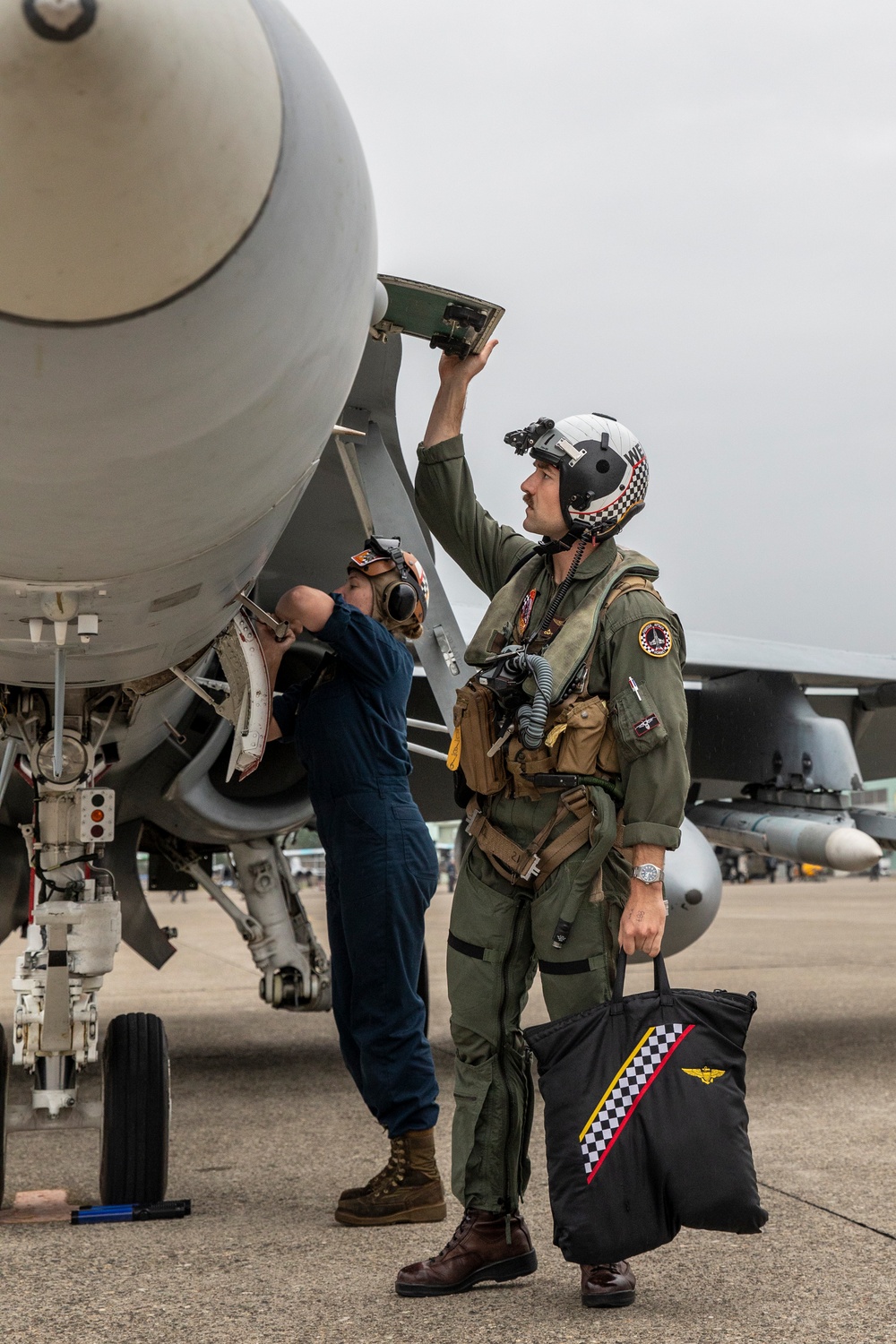 KS 25 | Jets with VMFA-312 begin flight operations out of Komatsu