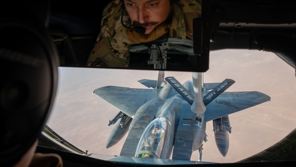 U.S. KC-135 refuels Strike Eagles over CENTCOM