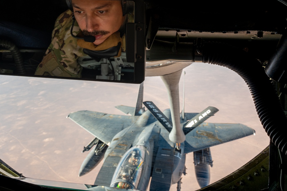 U.S. KC-135 refuels Strike Eagles over CENTCOM