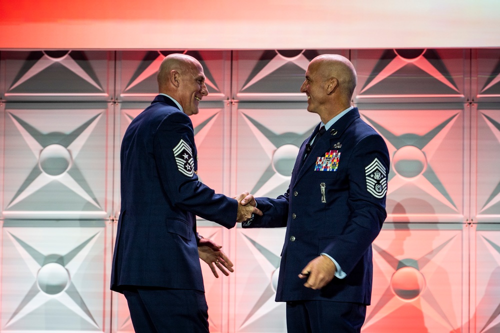 Air Force top enlisted leader discusses threats, Airmen tenacity at Airlift/Tanker Association Symposium