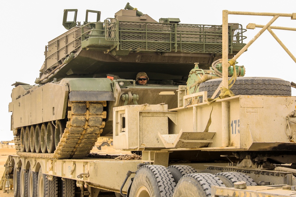 M1A2 SEPv3 Abrams tanks arrive in CENTCOM