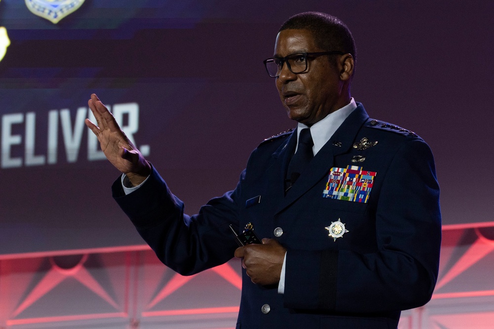 USTRANSCOM commander delivers A/TA Symposium keynote