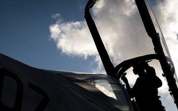 USS Gerald R. Ford (CVN 78) aircraft maintenance