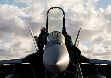 USS Gerald R. Ford (CVN 78) aircraft maintenance