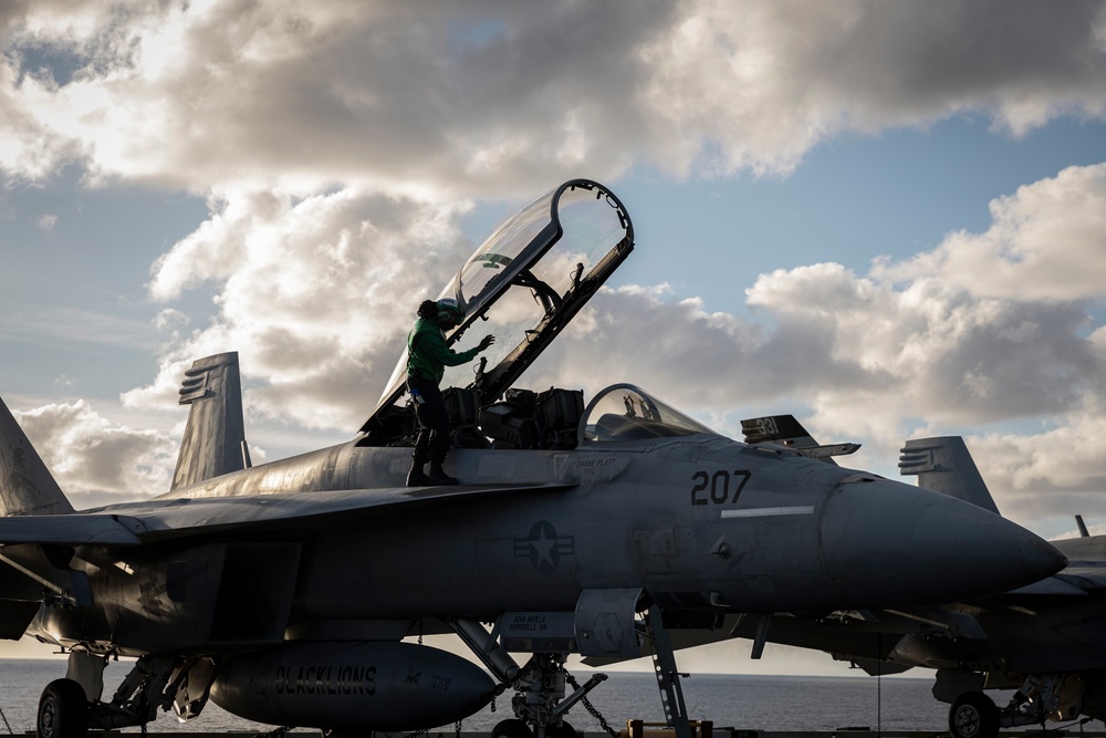 USS Gerald R. Ford (CVN 78) aircraft maintenance