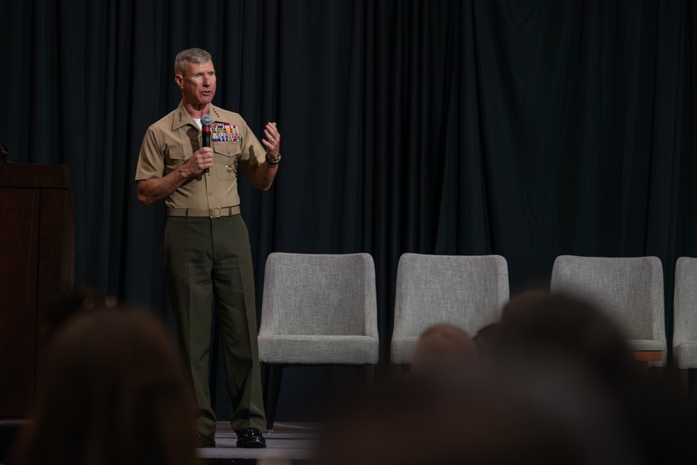 Commandant, Gen. Smith, Speaks at NFLEX