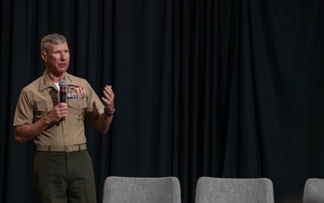 Commandant, Gen. Smith, Speaks at NFLEX