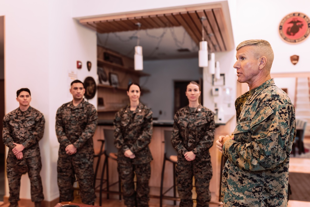 Commandant, Gen. Smith, Visits Oslo