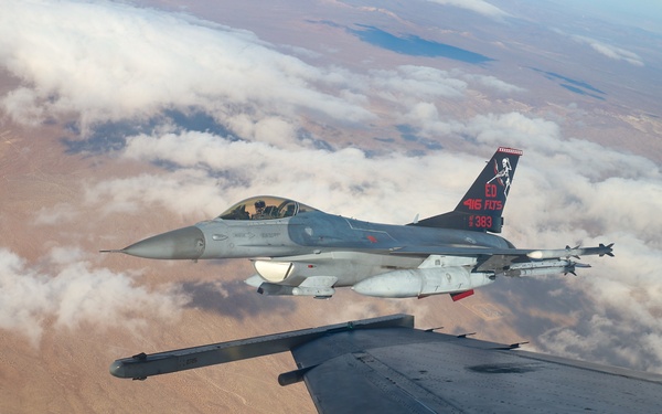 Edwards AFB 416th FLTS F-16C 91-383 with Skulls Tail Flash