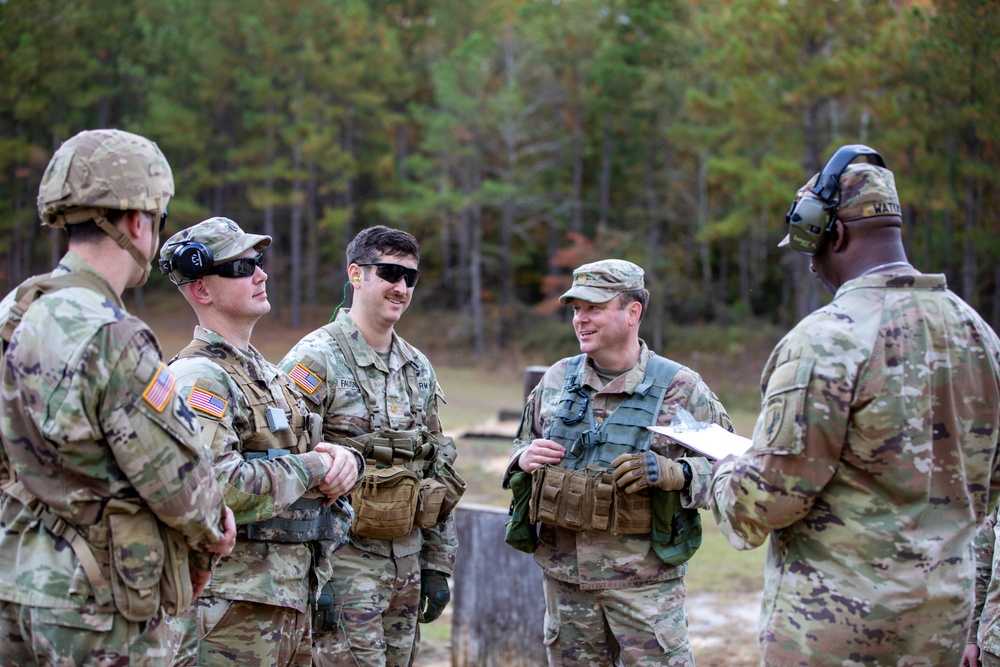 Army Reserve Civil Affairs Soldiers Qualify with Pistols