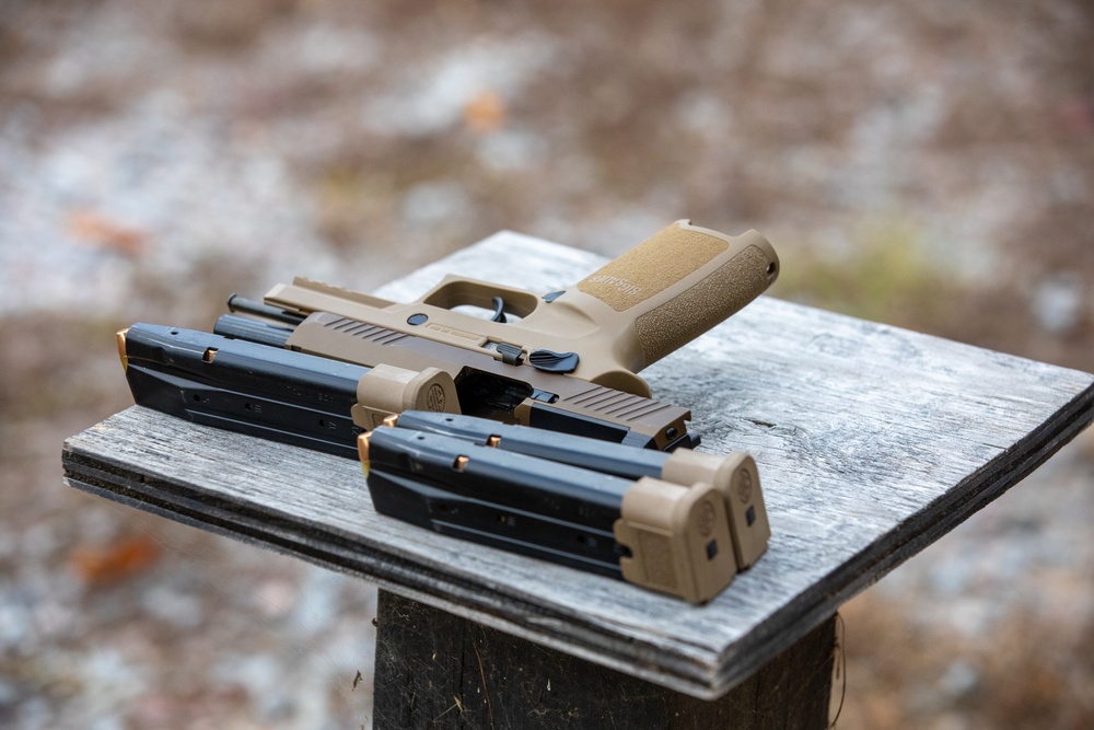 Army Reserve Civil Affairs Soldiers Qualify with Pistols