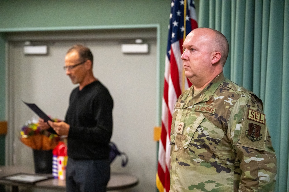 Chief Master Sgt. Ben Bascom promotes