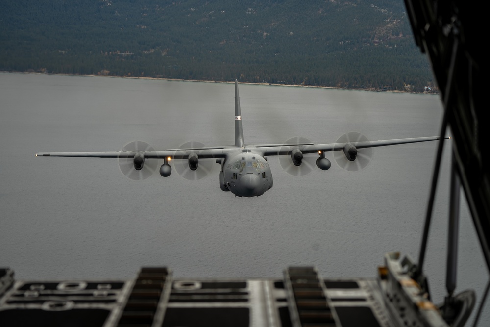 Military spouses take flight on Nevada Air Guard C-130